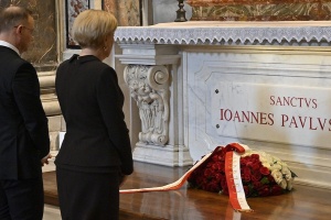 prezydent Andrzej duda z małżonką